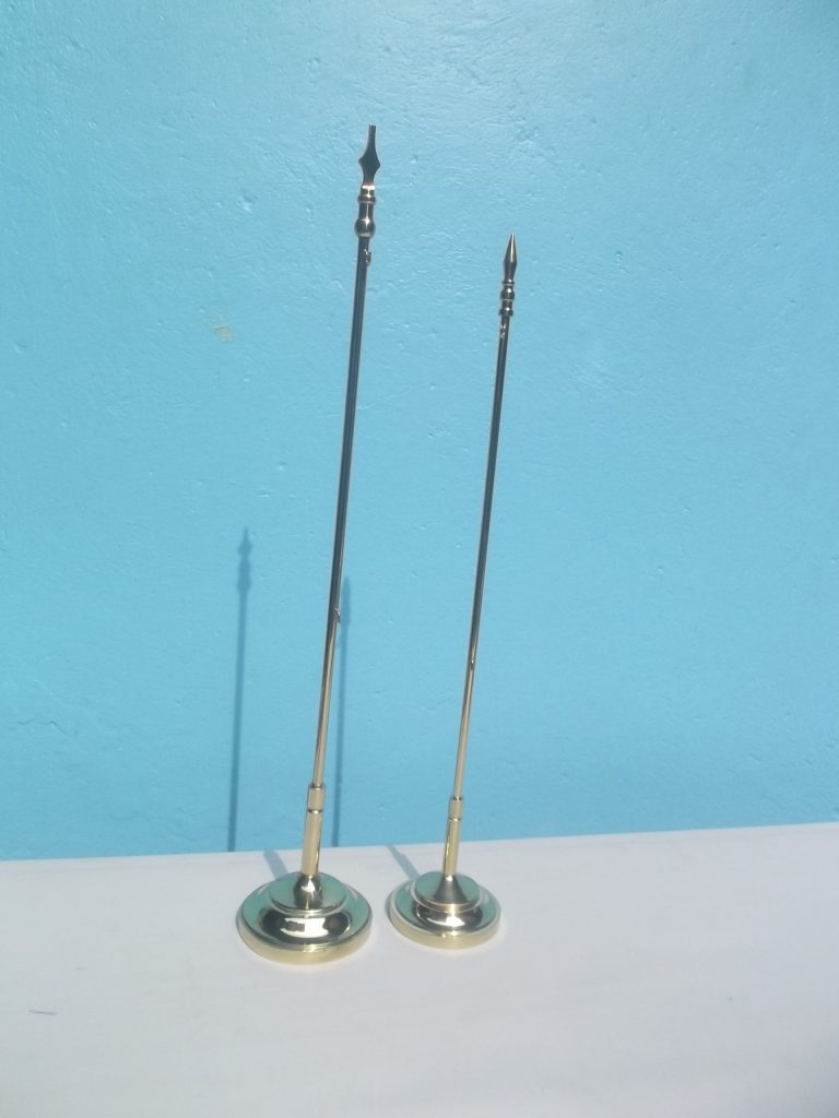 asta escritorio latón