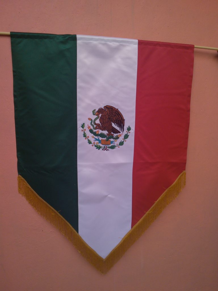 gallardete con escudo